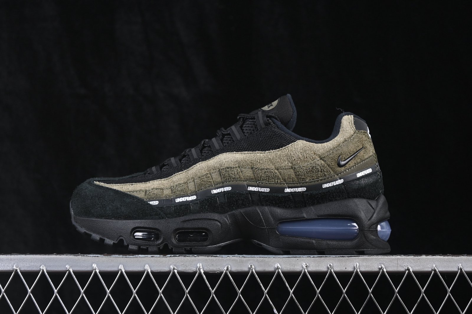 i1783176428371_3172_0_0 Undefeated x Nike Air Max 95 OG - الصورة 1