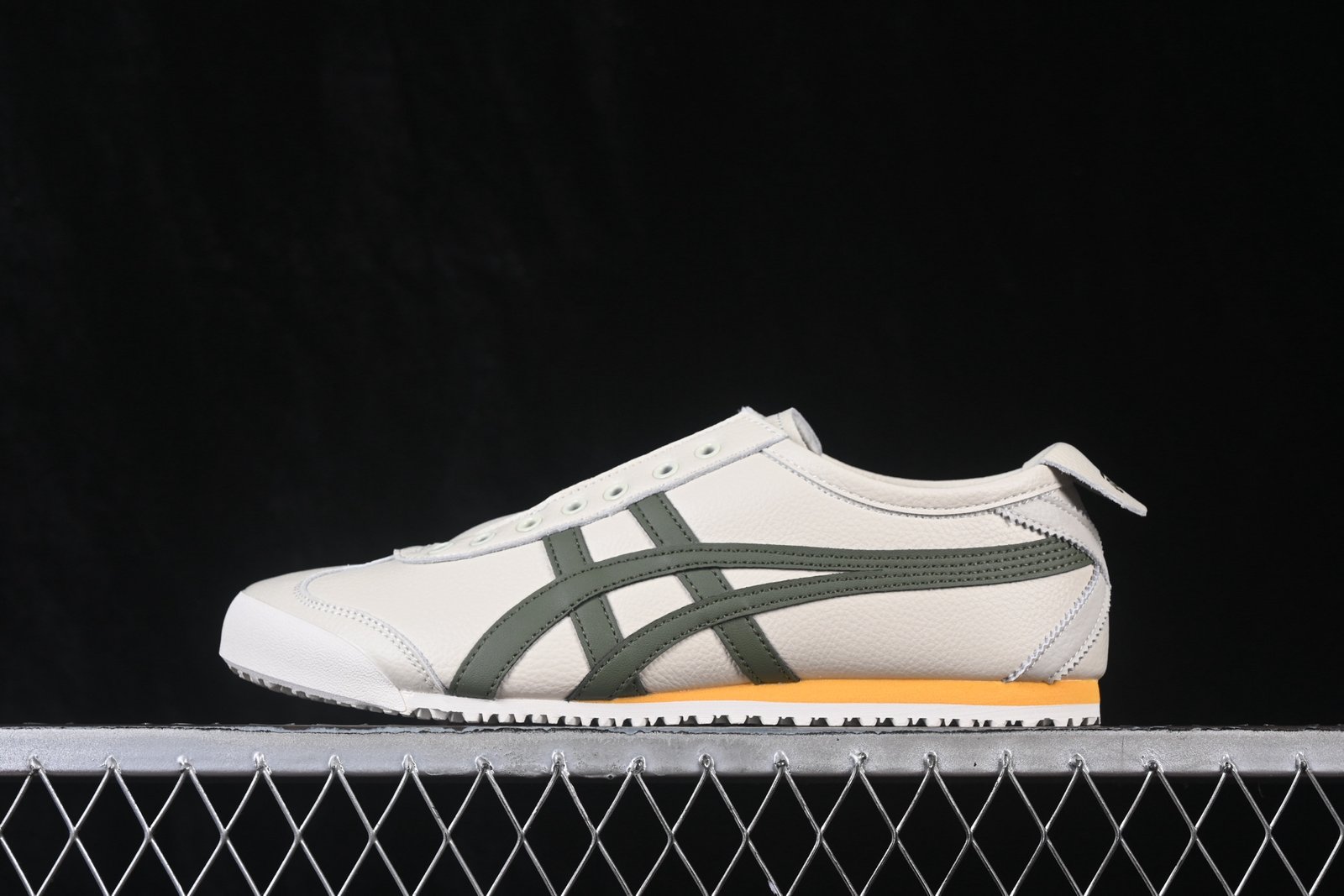 i1783870013188_9507_0_1 Onitsuka Tiger Mexico 66 Slip On - Image 1