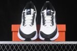 ⁦Nike Air Zoom Vomero 18⁩ - الصورة ⁦9⁩