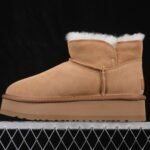 UGG Classic Mini
