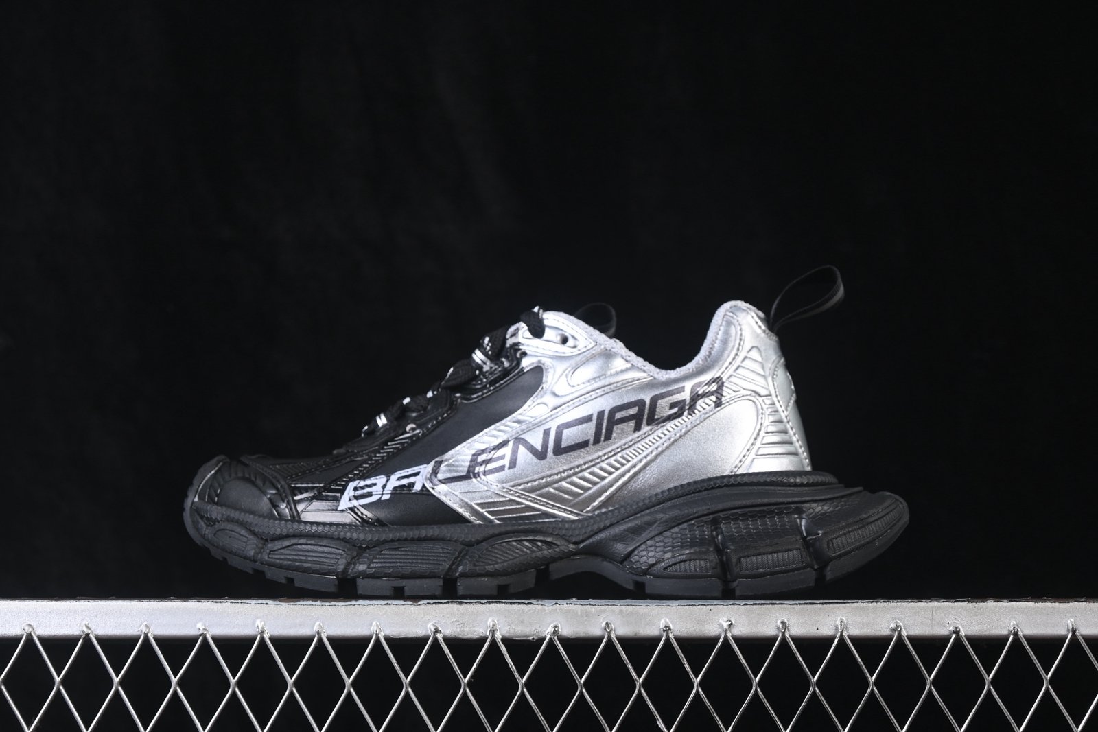 i1792254184790_9490_0_1.jpg Balenciaga 3XL Metallic Split - Image 1