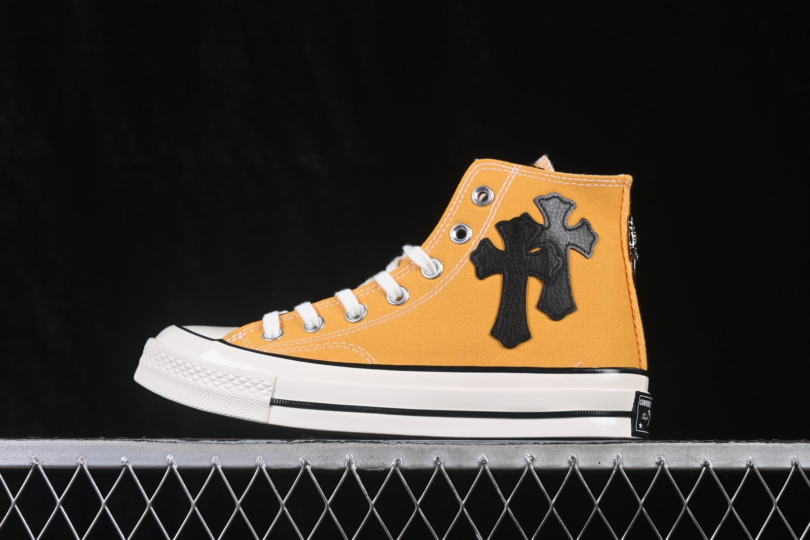 source-full-i1787842392497_2192_0_1 Converse Chuck 70 Cross Motif High - Image 1